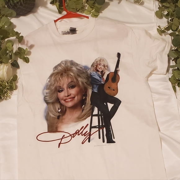 (SOLD) White Dolly Parton t-shirt - Picture 4 of 4